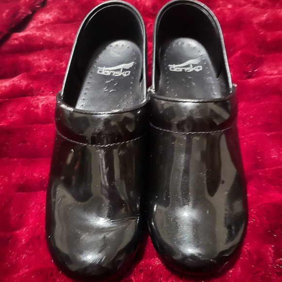 Dansko Shoes - Dansko clogs